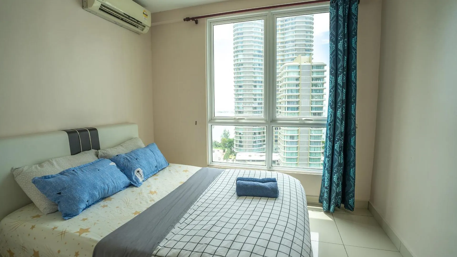 Апартаменты Seaview Mansion One Georgetown Малайзия