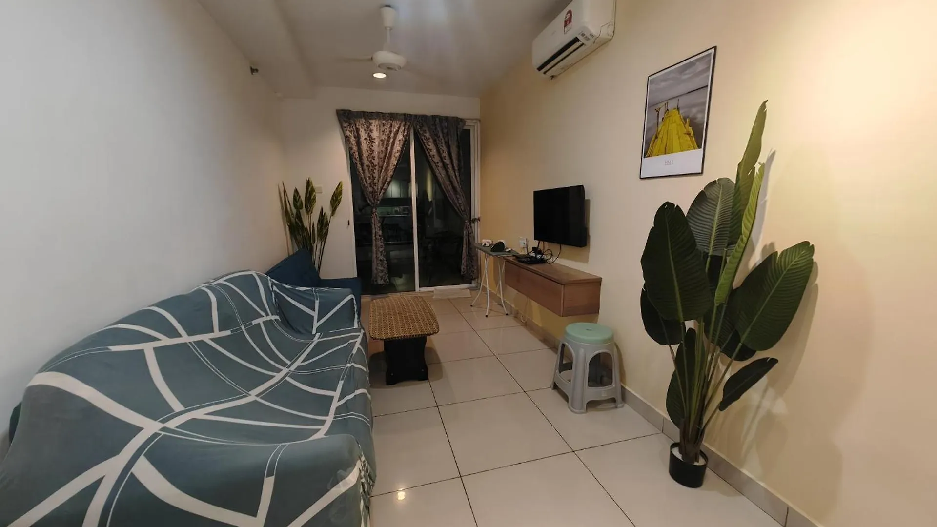 Апартаменты Seaview Mansion One Georgetown  Джорджтаун